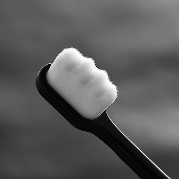 Hammasharja Erittäin Hienoilla Harjaksilla - Musta Black