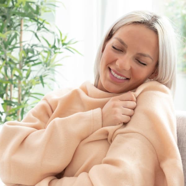 Viltti hihoilla ja taskulla - beige Beige