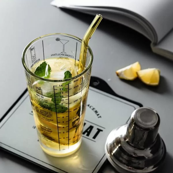 Cocktailshaker med Opskrifter og Mål Transparent
