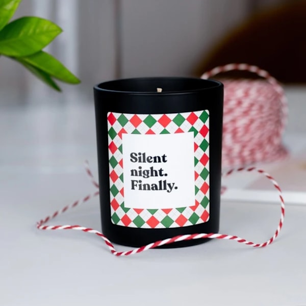 Handgjort unikt doftljus, text Silent night. Finally!, Jul