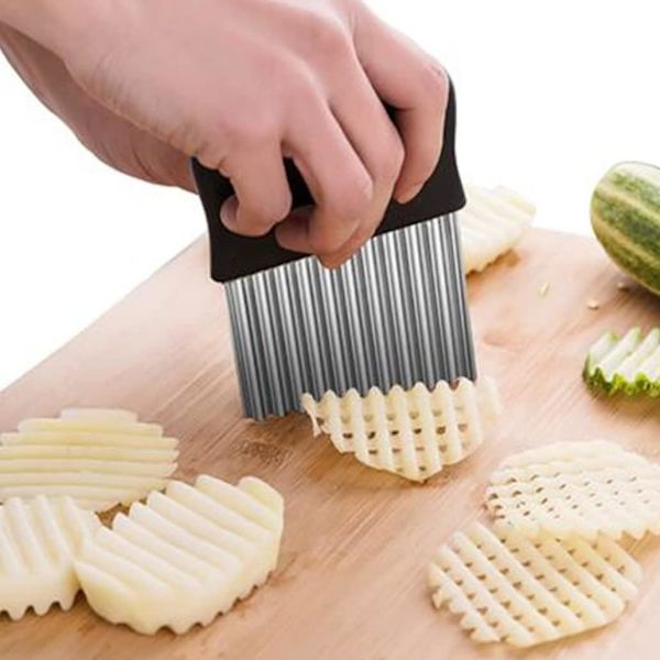 Kartoffel Crinkle Cutter Rustfrit Stål Chips Hakker Bølge Pommes Frites Skærer Til Grøntsager (1 stk, Sort)