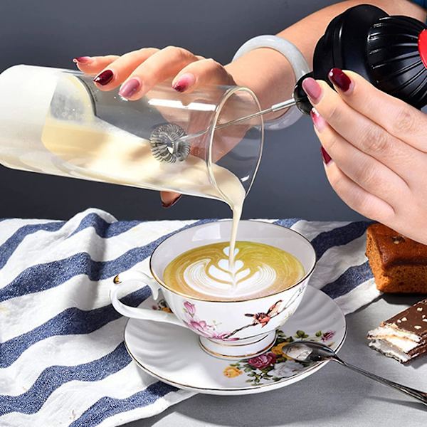 Automaattinen maidonvaahdotussarja, sähköinen maidonvaahdotin kaksoisvispilällä, mini-vaahdotin kupilla ja sekoittimella, cappuccinolle, suklaalle ja maidolle (1 kpl, musta)