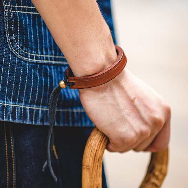 Läderarmband för män, inspirerande julklapp till pojkvännen, justerbart vävt armbandssätt, brunt