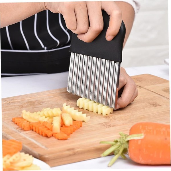 Kartoffel Crinkle Cutter Rustfrit Stål Chips Hakker Bølge Pommes Frites Skærer Til Grøntsager (1 stk, Sort)