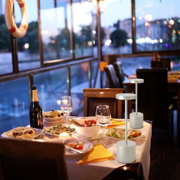 Utomhusbordslampa, LED-bordslampa, sladdlös bordslampa uppladdningsbar, 3 färger steglös dimning för restaurang (silver)