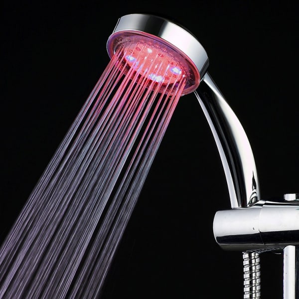 Led-suihkupää 7 värin valonvaihto automaattisesti kädessä pidettävä suihkupää Kiillotettu kromi ruostumattomalla teräksellä