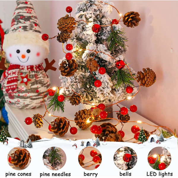 Jouluvaloseppele männynkäpyjen punaisella marjakellolla, led-joulumarjoilla sisällä ja ulkona koristelu joulukuuseen, häihin, makuuhuoneeseen, puutarhaan