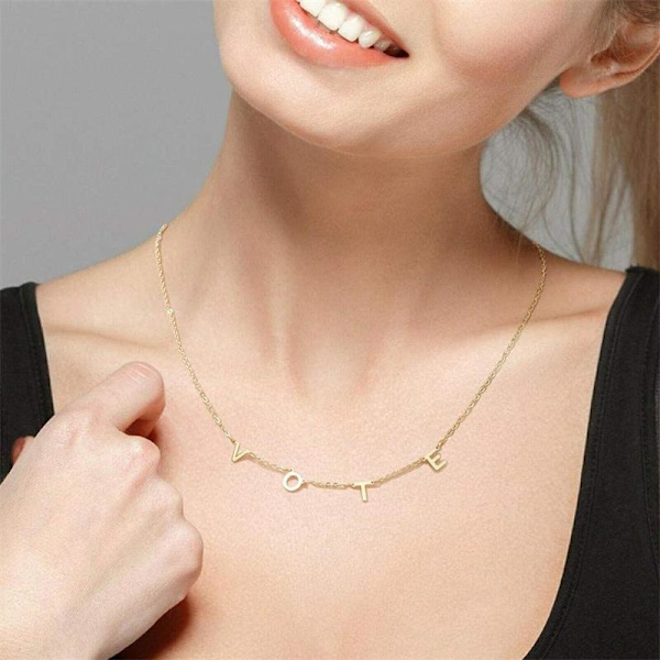 Halsband, Personligt Namn Halsband, Spacerade Bokstäver VOTE Halsband med en Minimalistisk och Cool Stil Nyckelben Kedja
