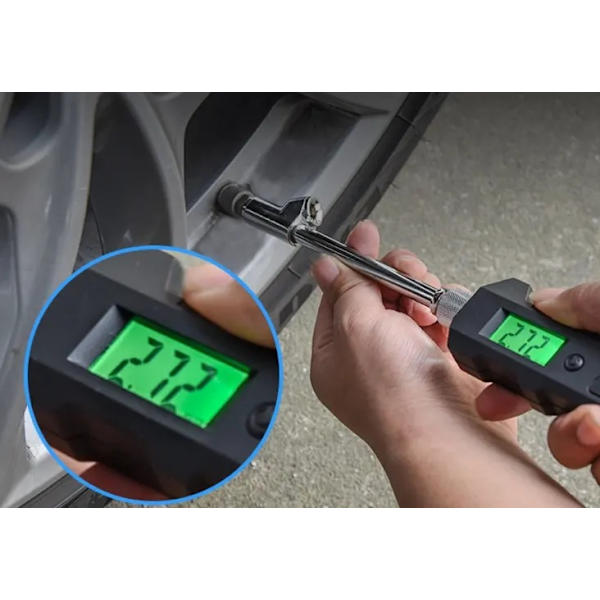 Digitaalinen Rengaspaineen Mittauslaite 150 PSI Raskaaseen Käyttöön Kaksoispäällä Ruostumattomasta Teräksestä Valmistettu Kuorma-autoille ja Matkailuautoille Taustavalaistulla LCD-näytöllä ja Taskulampulla Autoon