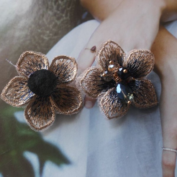 10 st/set Pärlblommor Applikationer för Kläder DIY sy på Blomsterlappar för Kläder Dekoration Strass parches (Gyllene)