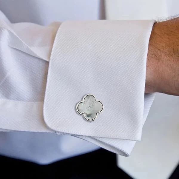 Manschettknappar med fyrklöver i pärlemor för män, polerad silverfärgad design, klassisk accessoar för bröllop och affärstillfällen