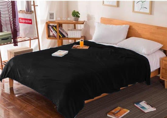 Malinsi Superblødt Fleecetæppe 150x200 cm, Hyggeligt Varmt Plaid til Sofaseng Stue, Ikke-fnuggende Maskinvaskbart, Sort