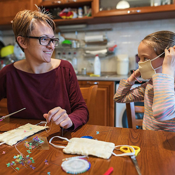 200 kpl ompeluneuloja litteät suorat neulat perhosompeluneuloja DIY-projekteihin Koristeluun Laajalti käytetty Käytännöllinen säilytys