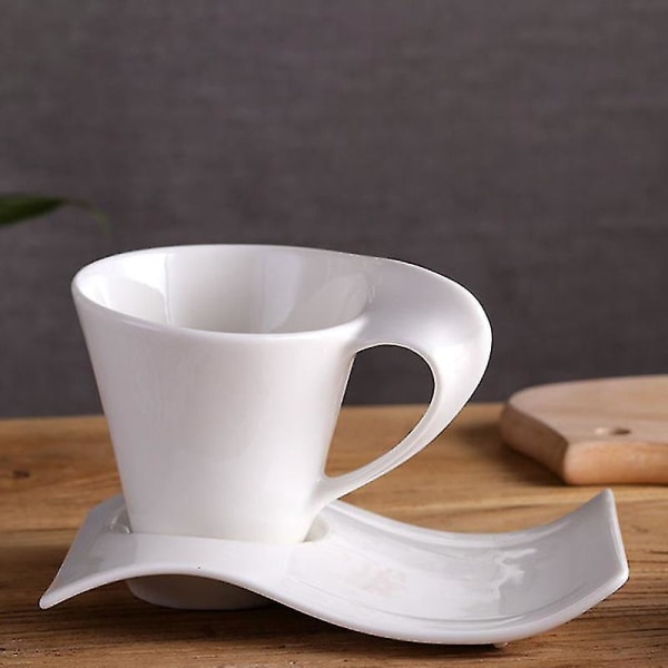 Bølgeformet kaffekopp Coffee Shop Pure White Coffee Cup Gavekopp