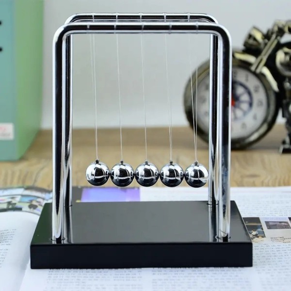 Newtons Vugge Balanse Stål Kuler Pendelkule Fysikk Vitenskap Pendel Ornamenter Intelligent Leke Skrivebord Vugge Tidlig Utdanning
