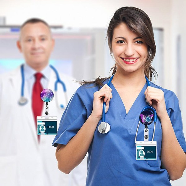 Infällbar märkeshållare ID-märkesrullar med metallklämma Olika mönster för kontorsarbetare Läkare Sjuksköterska Kontor Skolmaterial (2st, färg enligt bilden)