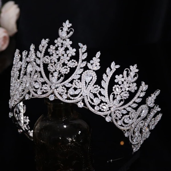 Luksus Cubic Zirconia bryllup tiara og krone for kvinner Stort festspill Hårsmykker Quinceanera brudegaver for kvinner