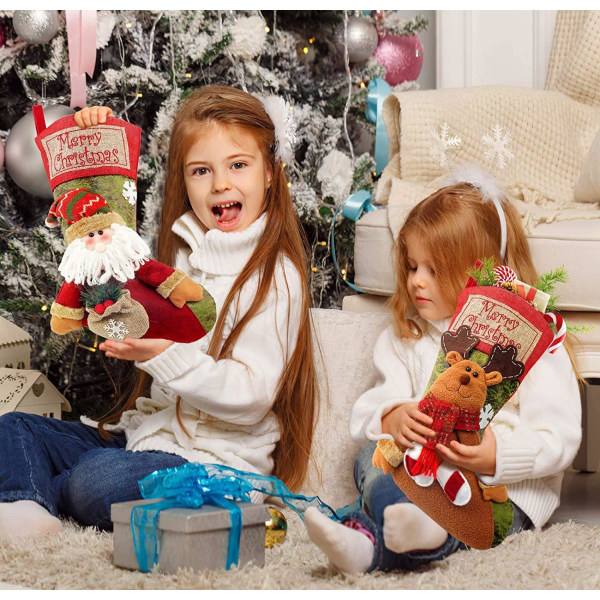 Julestrømper, 3 store julegaveposer, julestrømper med julemandsnemand og rensdyr, hængende julesto