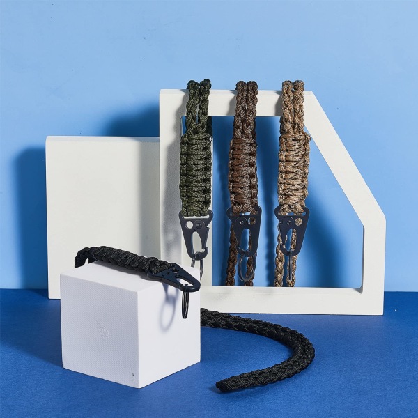 4 kraftige stropper med Hk metallklemmer Paracord nøkkelring for menn kvinner nøkkelhals utendørs overlevelse telefonfløyte 4 stiler