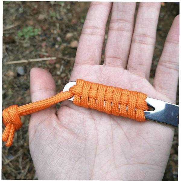 Ruostumattomasta teräksestä valmistetut sorkkaraudat Mini Monitoiminen Tasku Sorkkaraudat Välineet Laskuvarjonarulla Sisä- ja Ulkokäyttöön (2 kpl, Väri Satunnainen Toimitus)