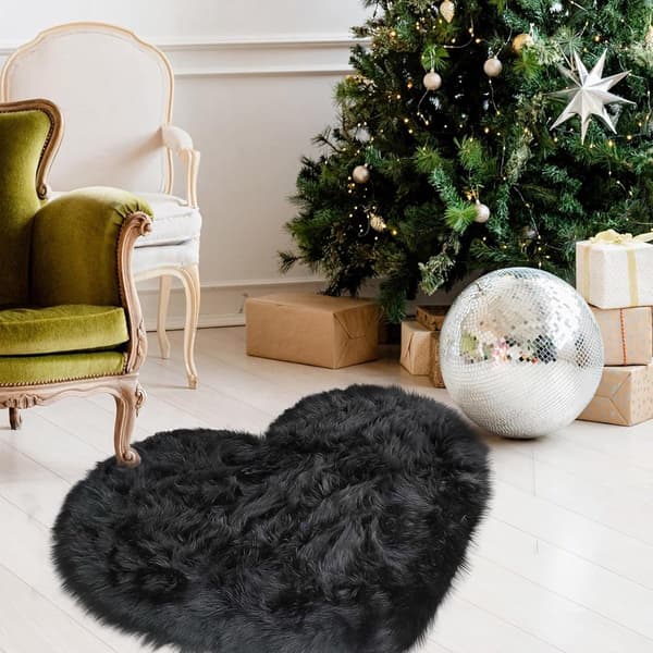 Hjerteformet tæppe, fluffy imiteret pels tæppe, superblødt maskinvaskbart shaggy tæppe til soveværelse, stue, børneværelse, sort 70x90 cm