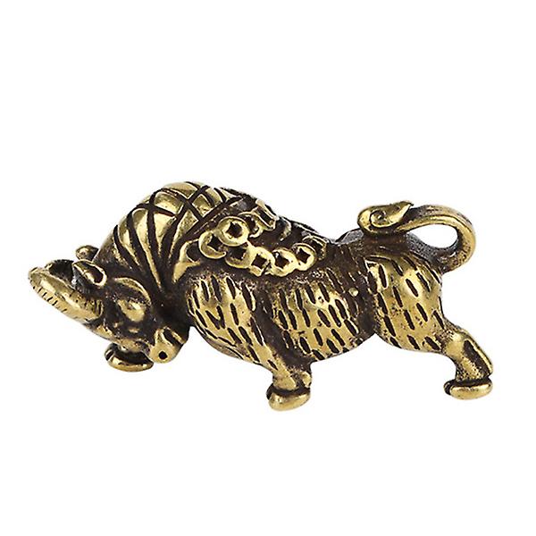 1pc Cattle Shaped Pendant Keychain Accessory Retro Pendant Decoration (bronze)Bronze4x2cm