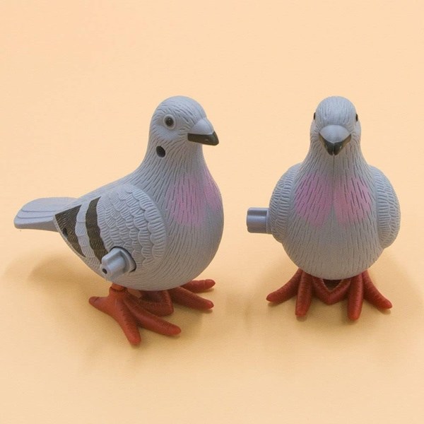 4 st konstgjord fjäderfigur Söt miniatyrdekoration Pedagogisk duva modell prydnad vinda upp leksaker Djurmodell duva