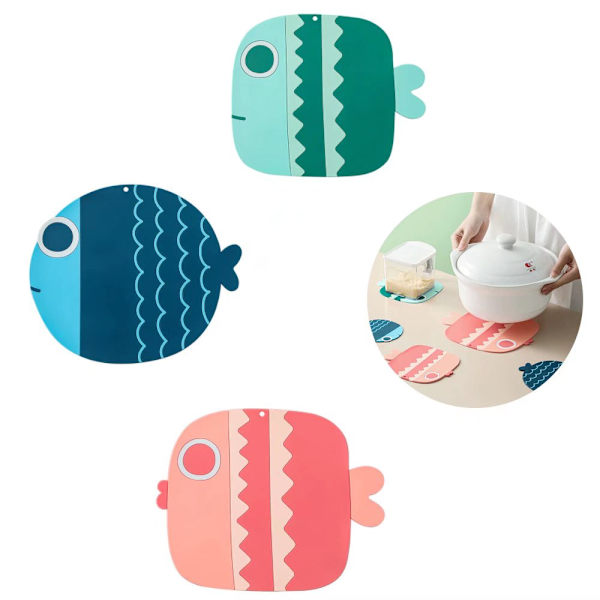 Tykk PVC isolasjonsmatte sklisikker husholdningsbollematte silikon te-underlag søt tegneseriefisk isolasjonsmatte 3 stk (blå + rosa + grønn, liten)
