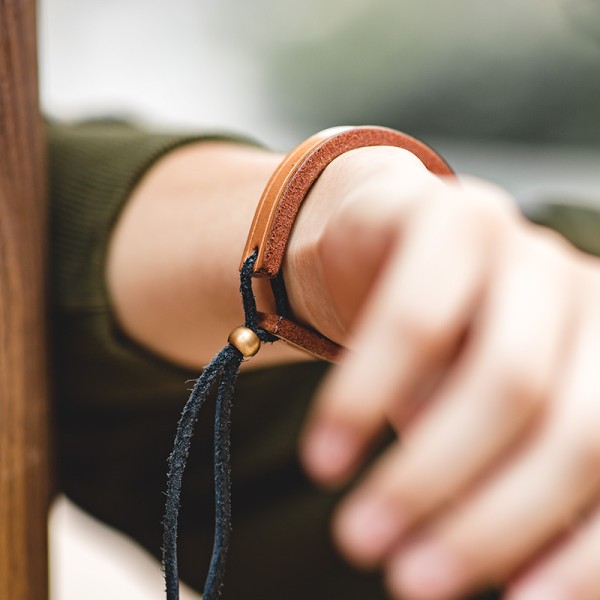 Läderarmband för män, inspirerande julklapp till pojkvännen, justerbart vävt armbandssätt, brunt