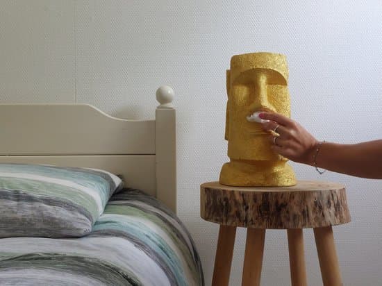 Rotary Hero Moai Tissueboks Holder, Guld Polyresin Påskeø Hoved Tissue Dispenser til Badeværelse Køkken Soveværelse, Rektangulær, 18x19x31,5 cm