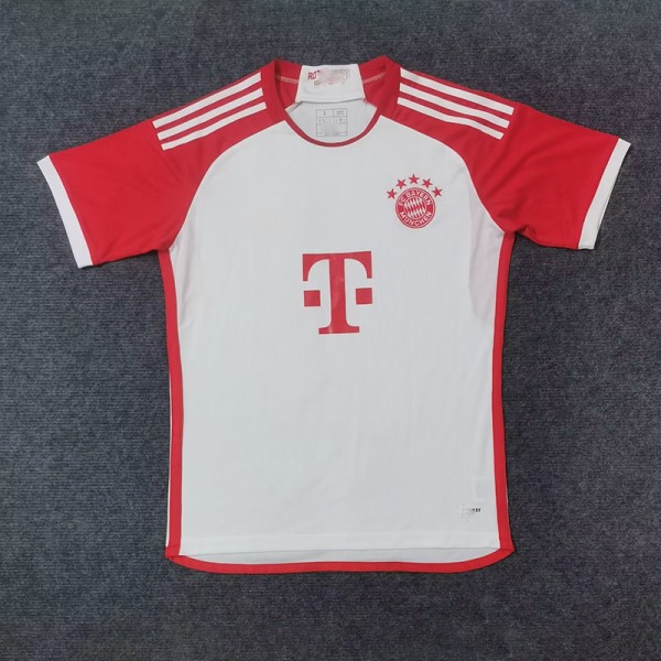 23-24 Bayern Hemma fotboll Träningströja T-shirt XL