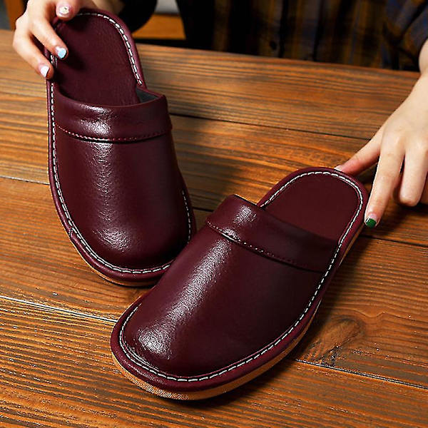 Prisvärda lädertofflor Herr Hemmaskor Vinter Vattentäta Tofflor Unisex Inomhusskor Rum Gästtofflor Herr Flip Flops Wine red CN 41 42