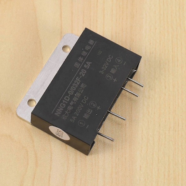Kjøleribbe Inngang 3-32v DC Utgang 5A 200V DC PCB-montert SSR Solid State Relé