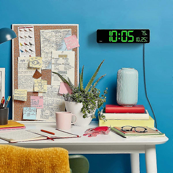 Digital vægur, LED-cifre, dobbelt vækkeur, automatisk dæmpning, 12/24 timers format, lydløs vægur