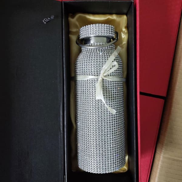 Diamant vandflaske Bling Rhinestone Termoflaske i rustfrit stål med kæde til kvinder Piger Gave regnbåge1