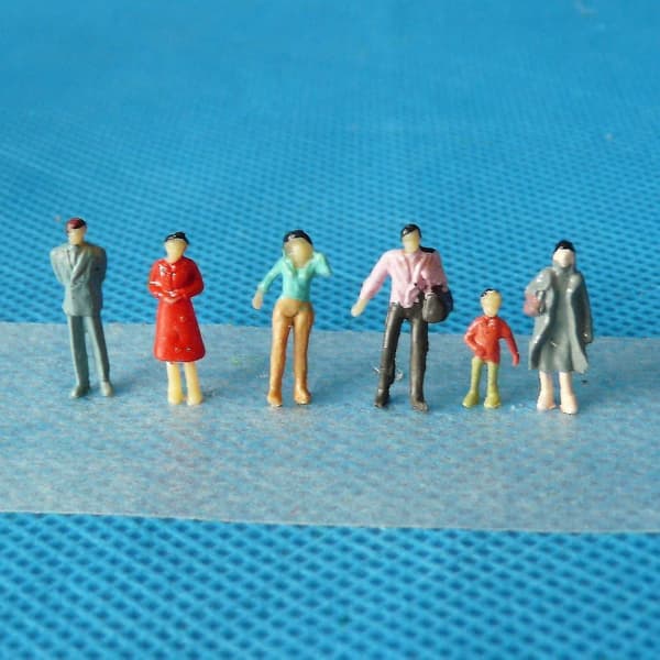 100 st blandade miniatyrsandmodell DIY stående figurer 2