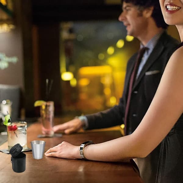 30 ml Mini Shotglas i Rustfrit Stål med Læderpose, Egnet til Køkken- og BarBrug