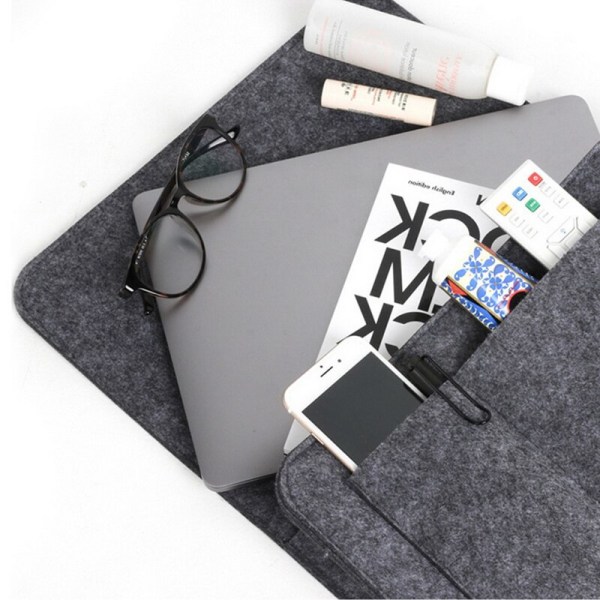 Förvaringsväska i filt på sängen Pouch Bed Skrivbordsväska brown 320x200x100mm