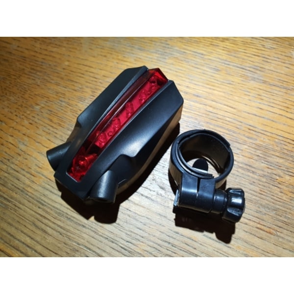 Laser og LED baglygte til cykelbaglygte Sikkerhedsadvarselslampe red+black 8.6x3.1x4 .9cm