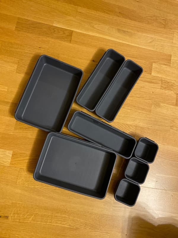 Meikkilaatikon säilytyslaatikko black