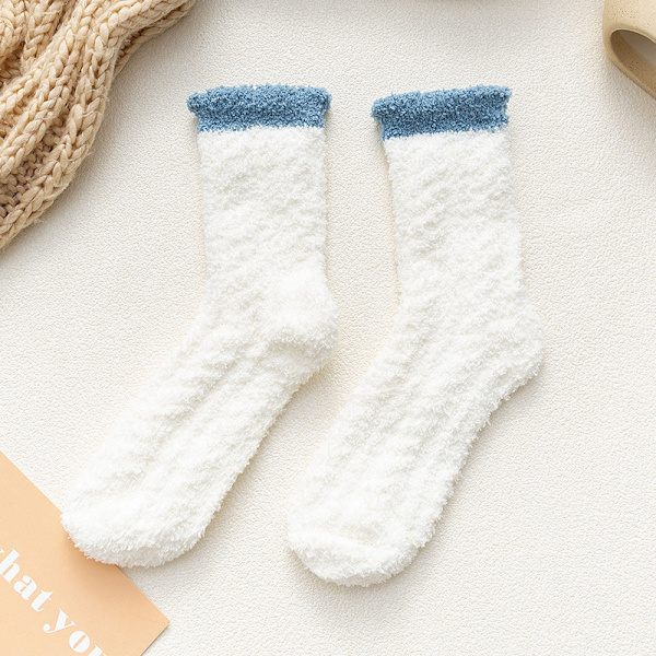 3ST Dam Fuzzy Socks Tofflor Vinter Fluffy Mysigt Varm Mjuk Vit en storlek