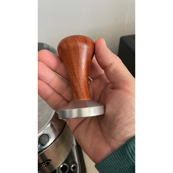 Kaffebönmaskin med hammare med trähandtag 51mm