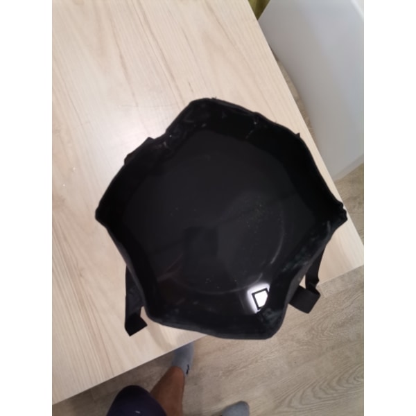 12 l/20 l reseportabel utomhusvattenhink black 12L