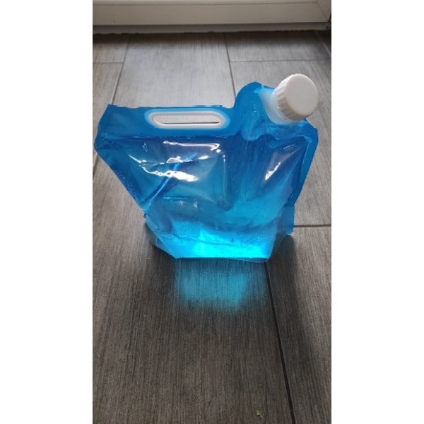Bärbar vattenpåse i plast med hopfällbar vit behållare white 5L