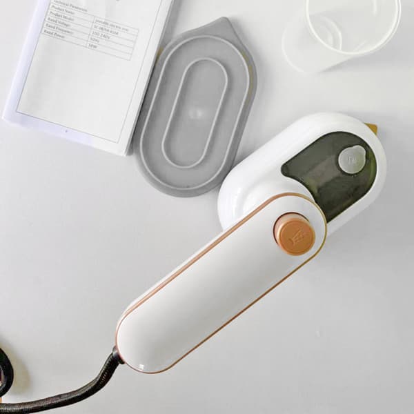 Mini Steam Iron Portable Garment Steamer green