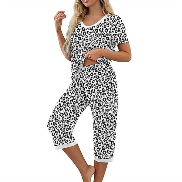 Pyjamas for kvinner 2-delers sovetøy med kortermet t-skjorte og capribukser, hvit leopardmønster White Leopard Pattern 2XL