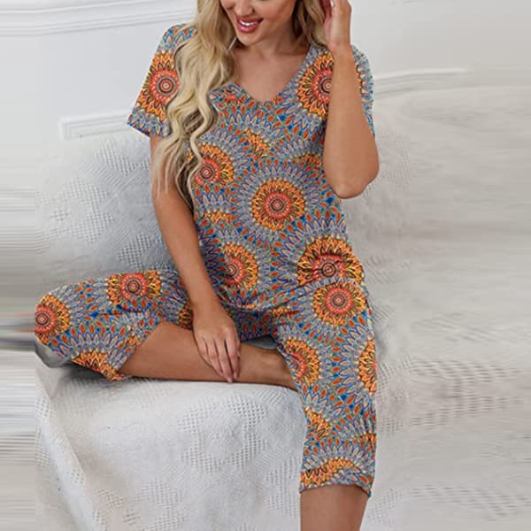 Kvinders pyjamas 2 styks Nattøj kortærmet Tee & capribukser Grå Grey L