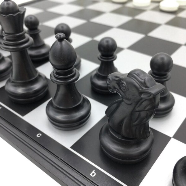 3-i-1 Kompakt Resespelset: Schack, Backgammon, Dam multifärg