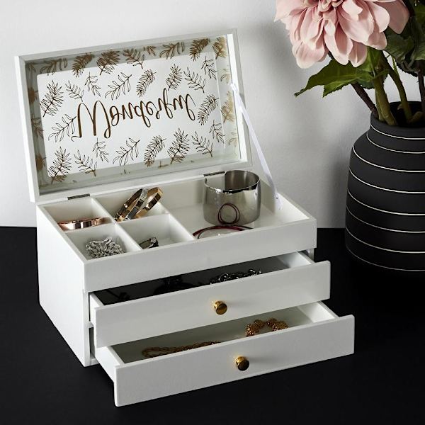 Elegant smyckesskrin med utdragbara lådor och guldtryck Vit