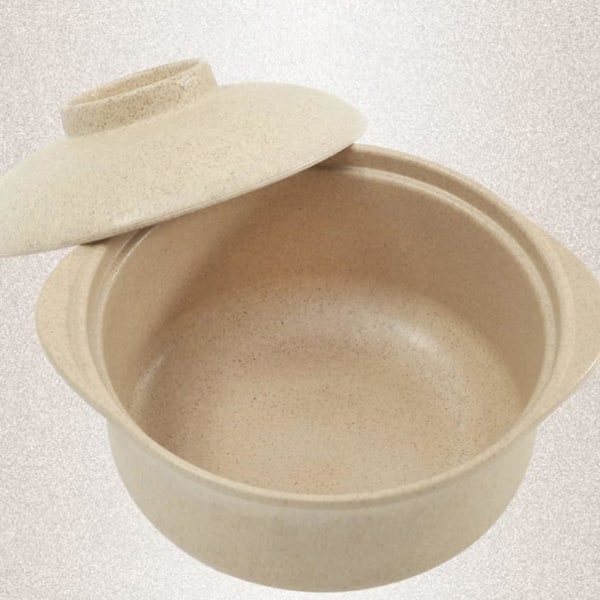 Praktisk nudelskål i giftfri plast med handtag och lock Beige